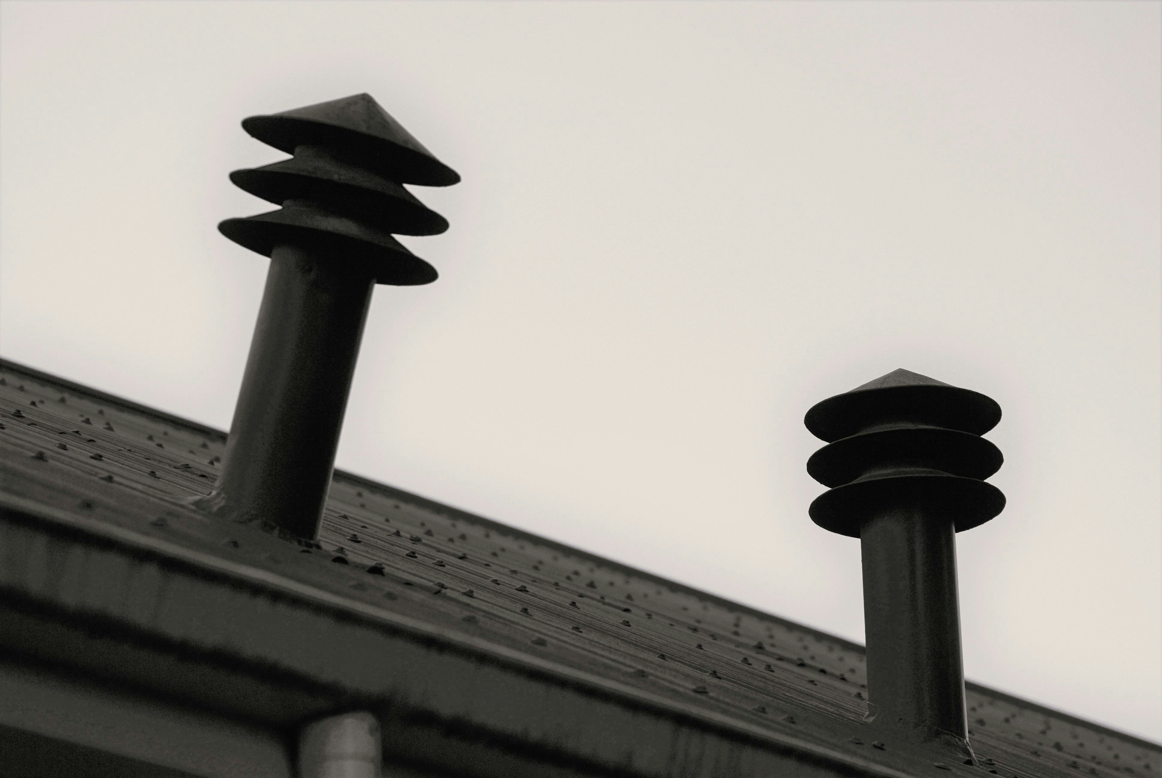 공중목욕탕(센토)의 굴뚝 잔혹사: 사라지는 하늘의 이정표와 지역 커뮤니티의 붕괴